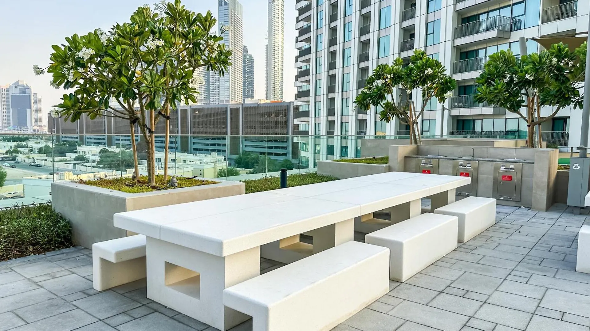 Apartment Burj Khalifa View, Luxury Two-Bedroom Residence, Playstation 5, Swimming Pool And Fitness Center Dubai