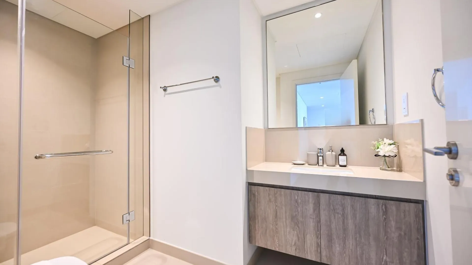 Burj Khalifa View, Luxury Two-Bedroom Residence, Playstation 5, Swimming Pool And Fitness Center Dubai 0*,  United Arab Emirates