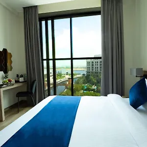 4* Отель Grand Kingsgate Jaddaf Waterfront By Millennium
