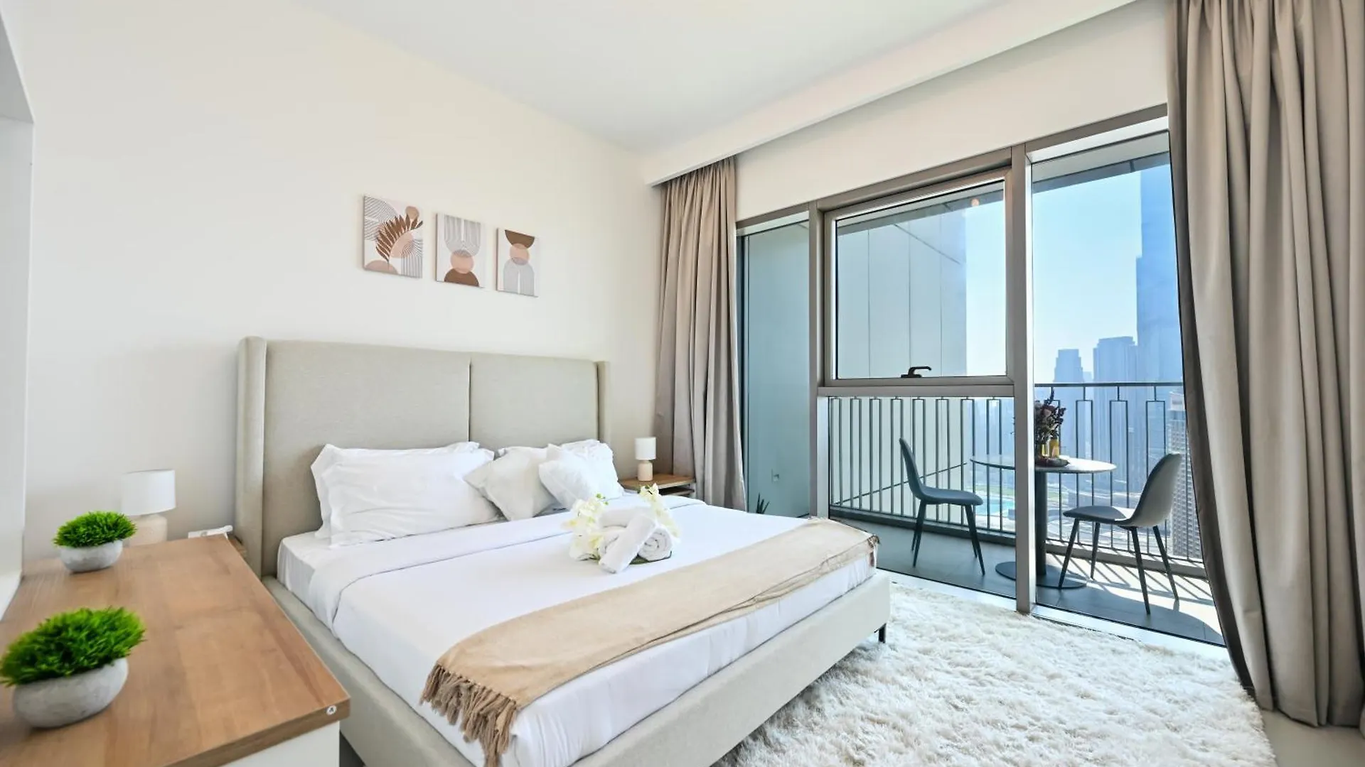 Burj Khalifa View, Luxury Two-Bedroom Residence, Playstation 5, Swimming Pool And Fitness Center Dubai 0*,